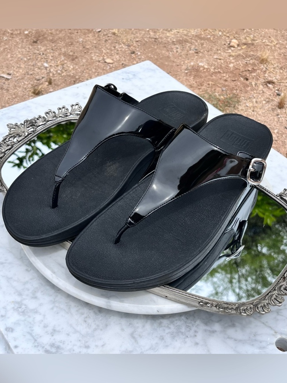 FitFlop The Skinny Black Patent Leather Wedge Thong / Sandal, 11, Silver Buckle